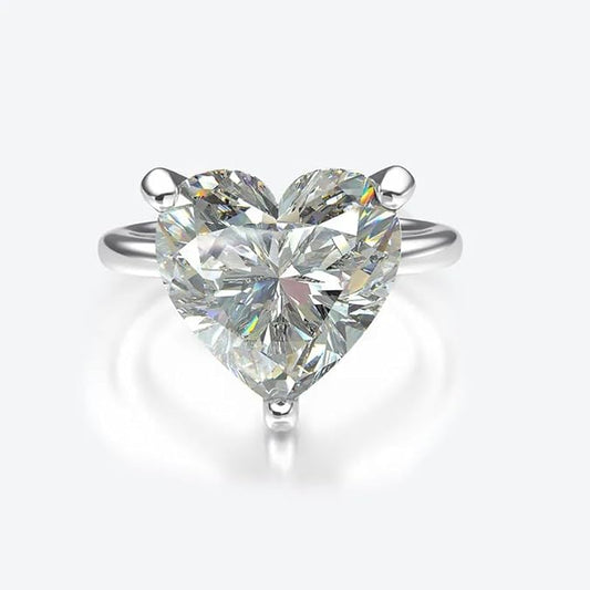 Heart shaped diamond wedding ring
