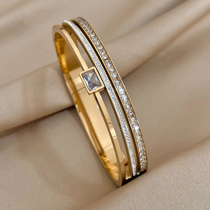 Bracelet cuff