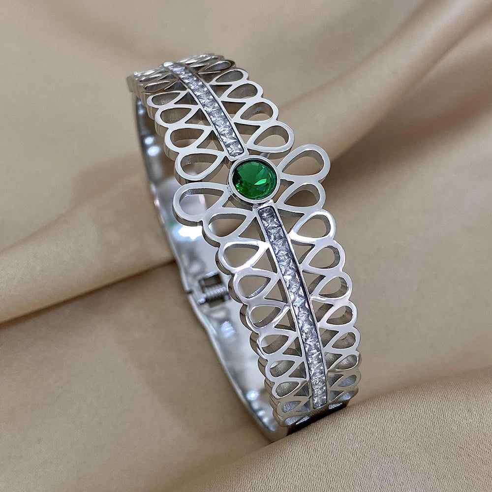 Bracelet cuff