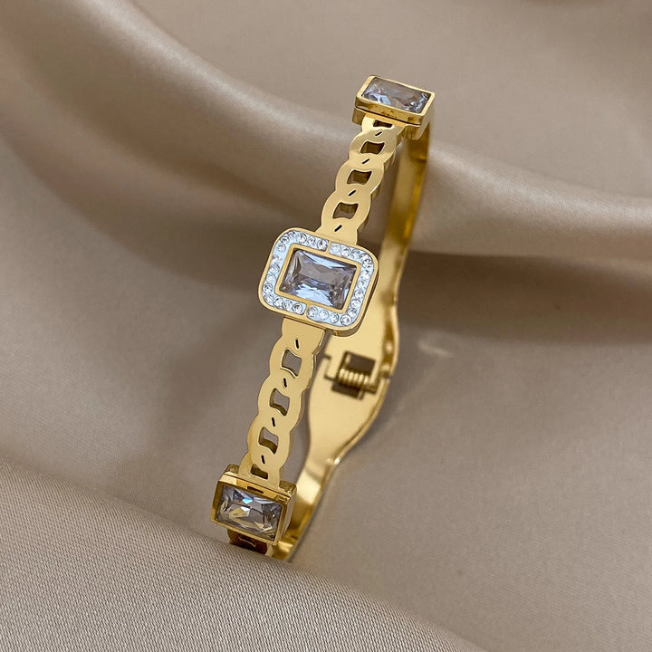 Bracelet cuff