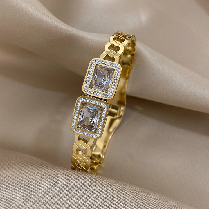 Bracelet cuff