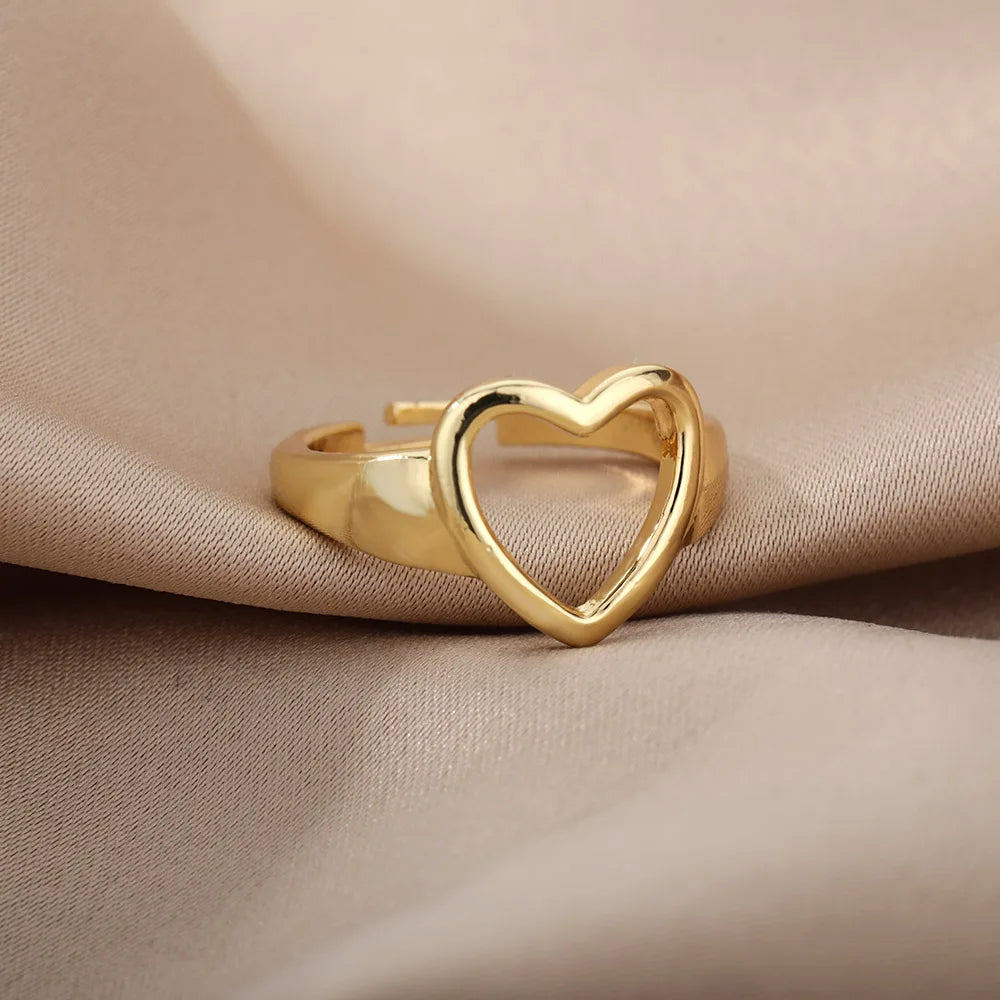 Gold ring heart