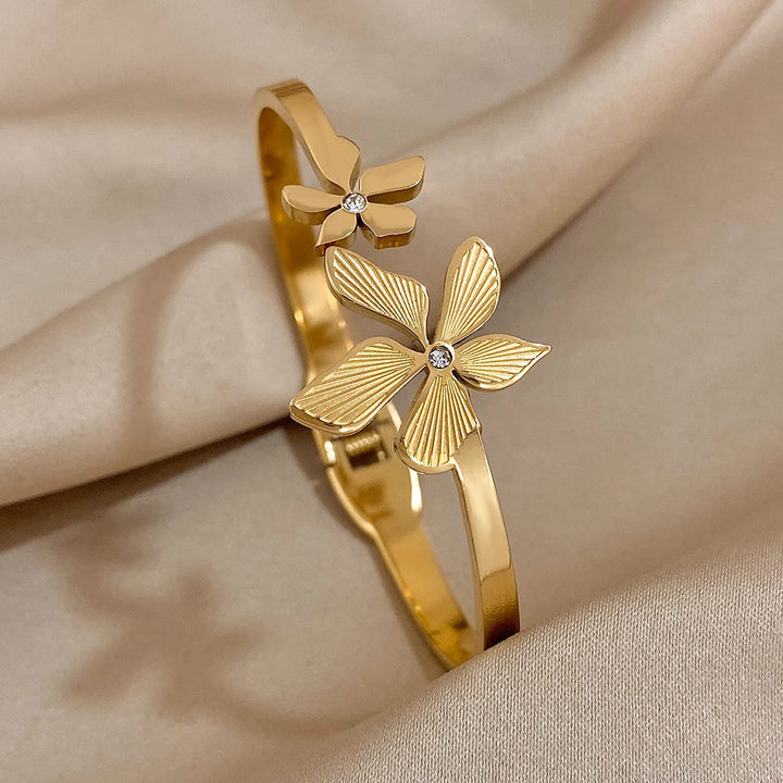Flower bracelet