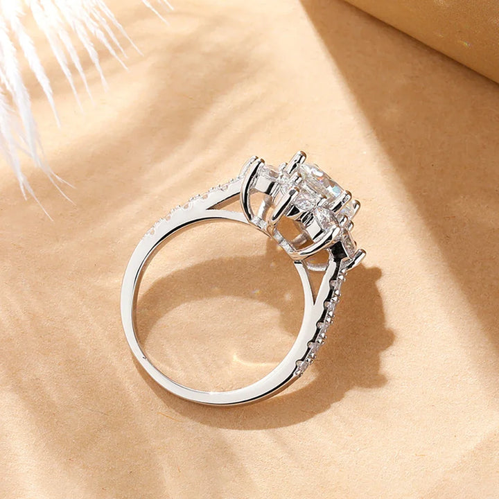 Flower diamond ring