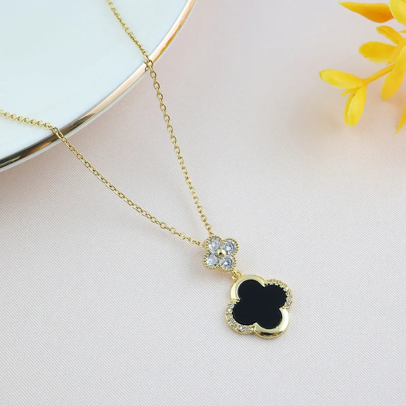 Leaf clover necklace