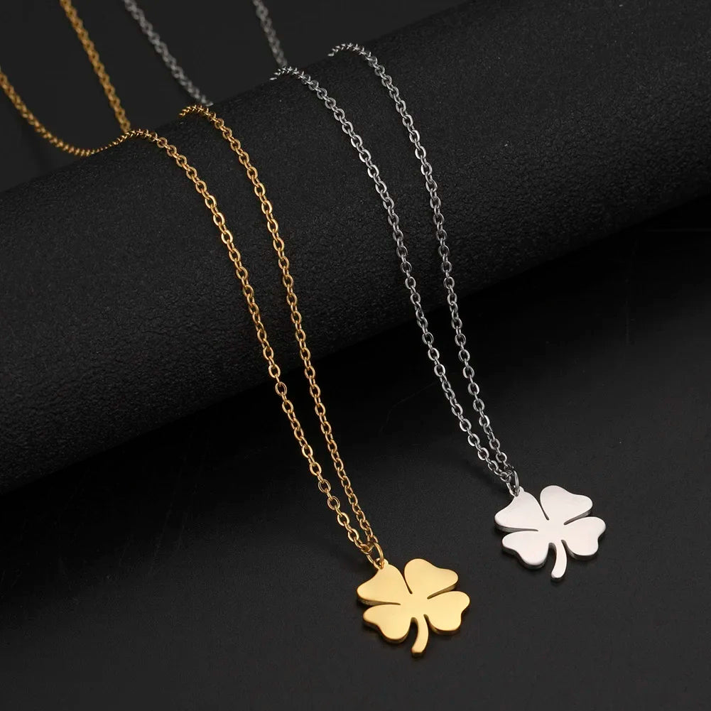 Clover leaf necklace