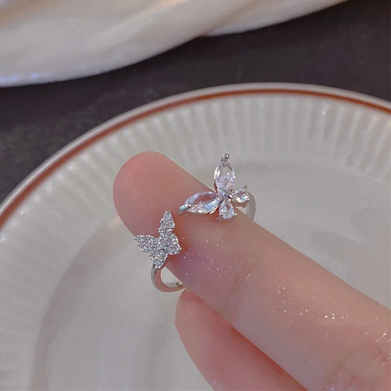 Double butterfly ring