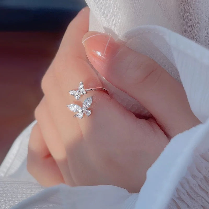 Double butterfly ring