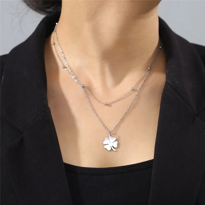 Clover leaf necklace