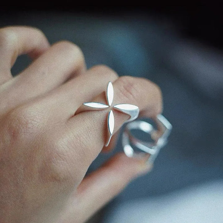 Silver flower ring