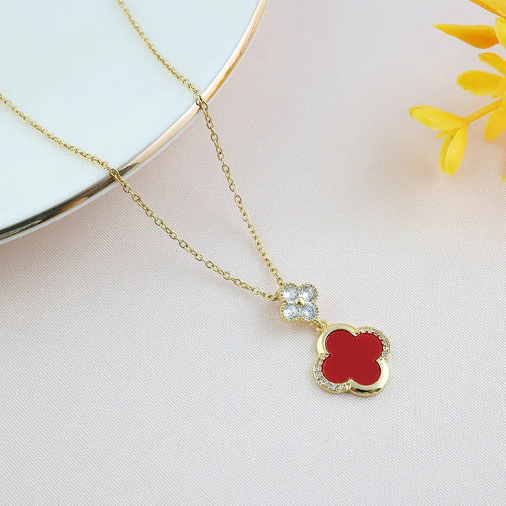 Leaf clover necklace