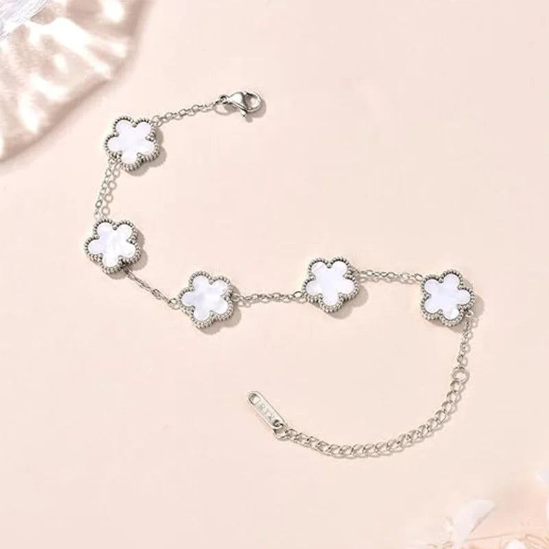 Four leaf clover bracelet