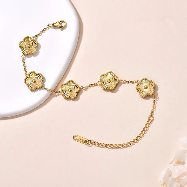 Four leaf clover bracelet