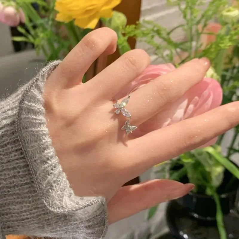 Double butterfly ring