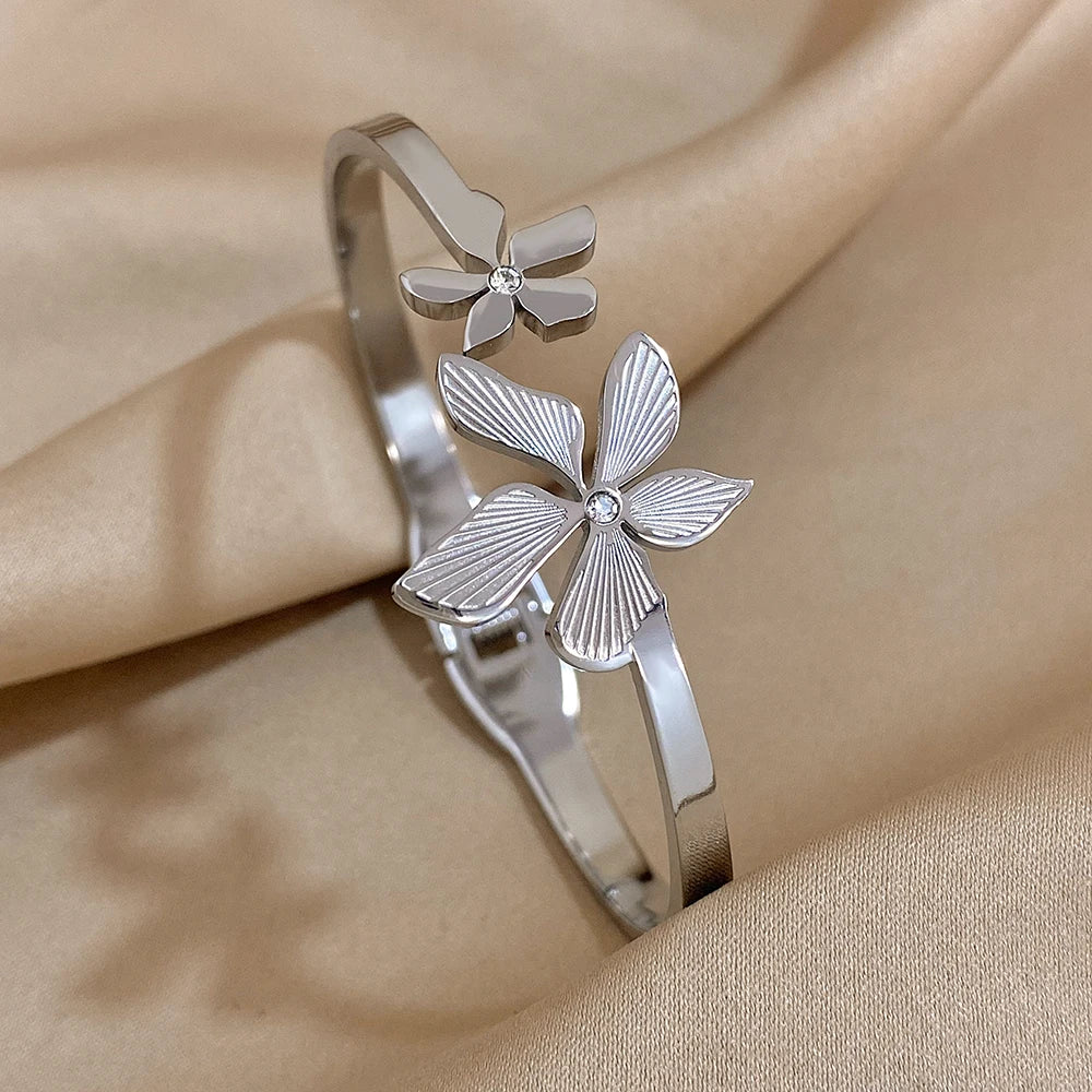 Flower bracelet
