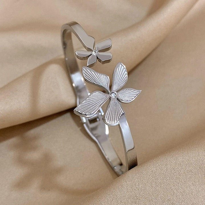 Flower bracelet