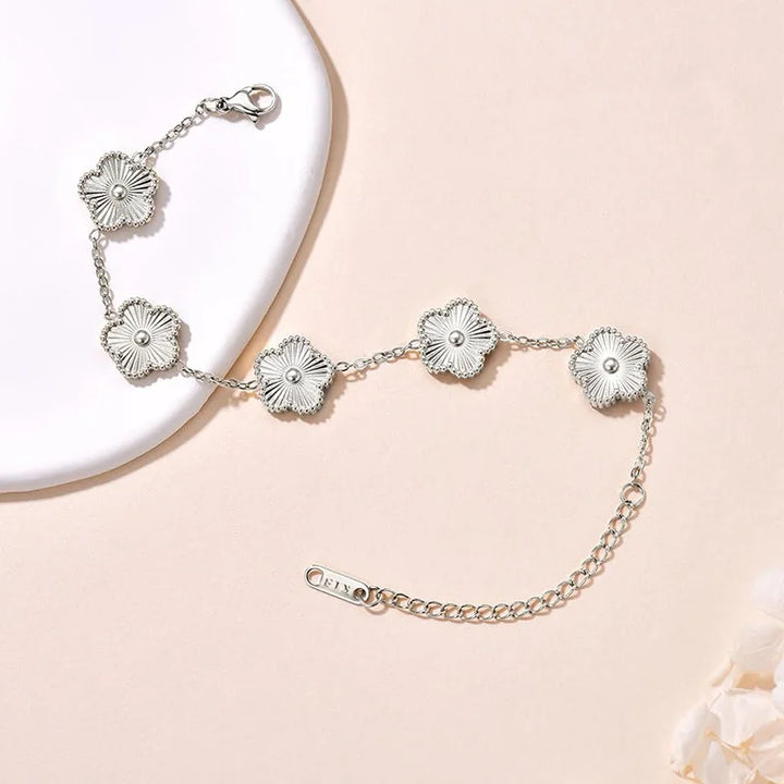 Four leaf clover bracelet