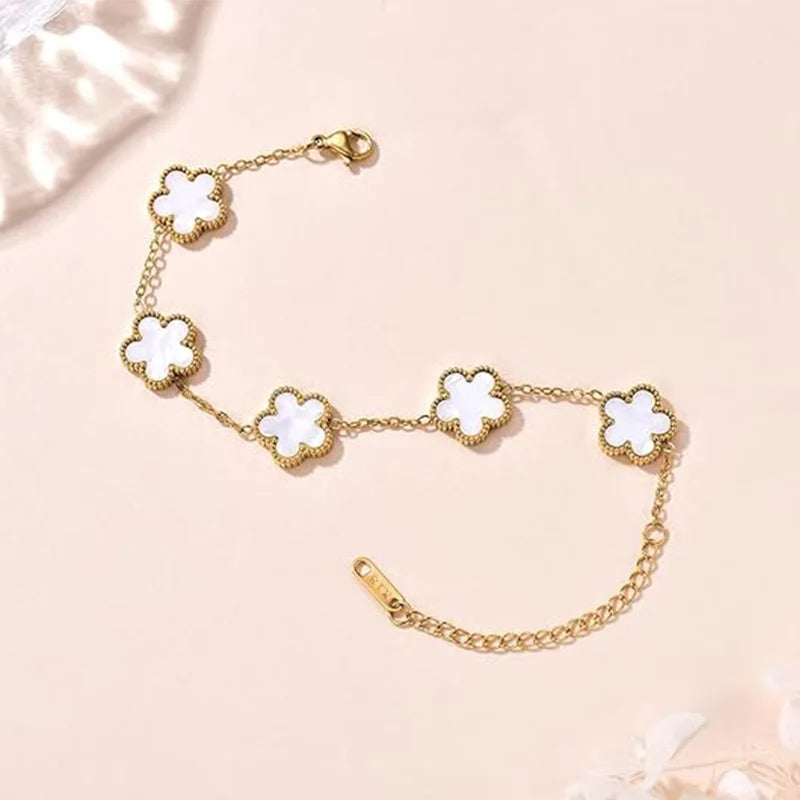 Four leaf clover bracelet