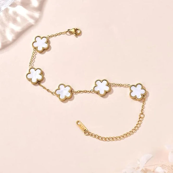 Four leaf clover bracelet