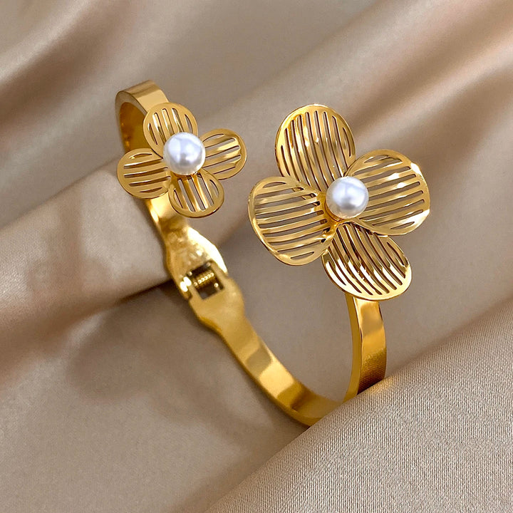 Flower bracelet