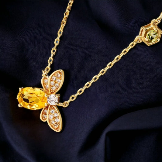 Bee necklace gold