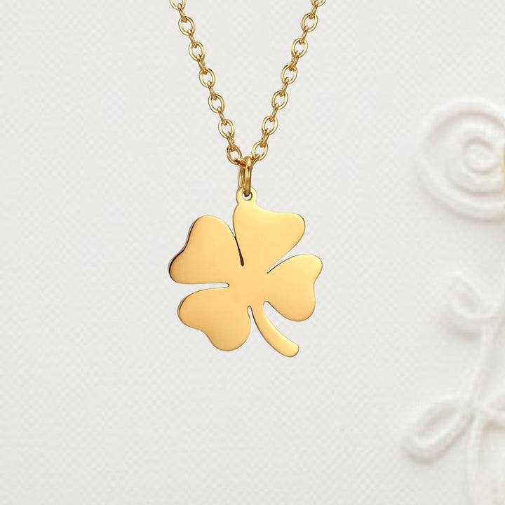 Clover leaf necklace